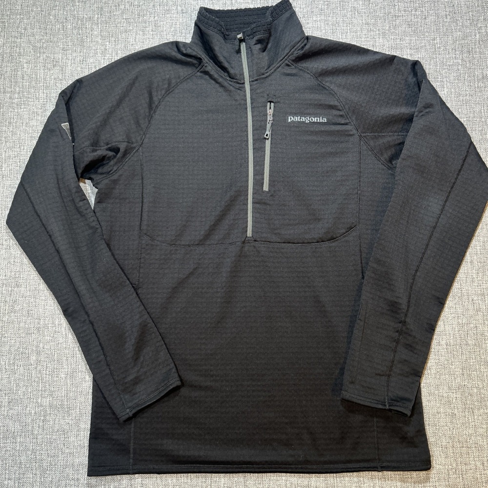 Patagonia Men's R1 Air Zip-Neck Pullover Sweater Medium Black Waffle Knit *logo*